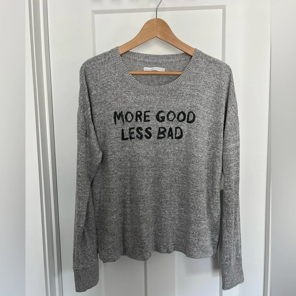 Abercrombie & Fitch: Gray Lounge Top: Size M - Picture 2 of 6